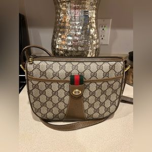 GUCCI ❤️ Authentic Vintage GG Supreme Canvas Crossbody
